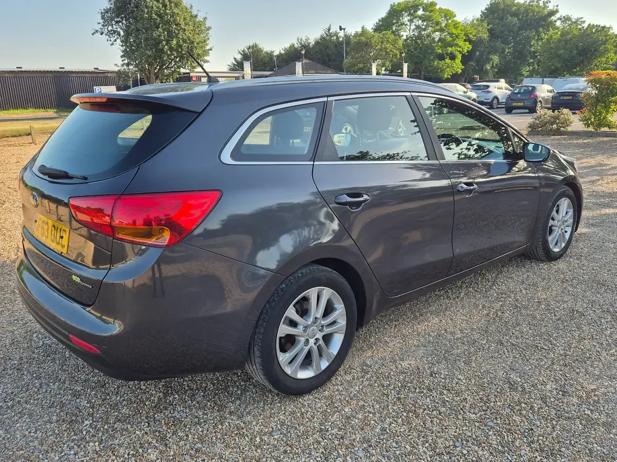 Used Kia Ceed 2013 Silver Hatchback