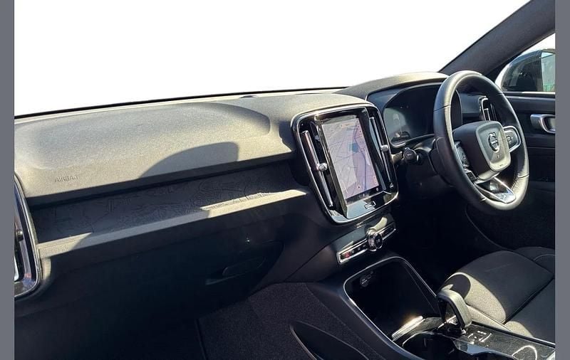 Usado Volvo C40 Core 169 kW (231 CV) 2023 Gris SUV