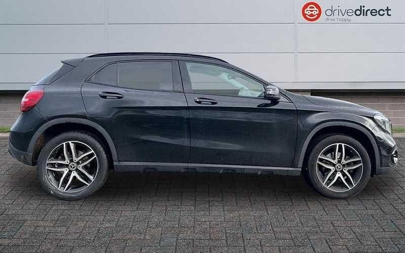 Used Mercedes GLA180 Urban 122 HP (89 kW) 2020 Black SUV