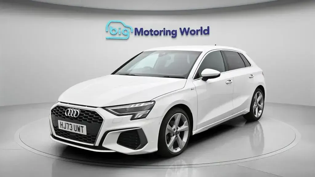 Used Audi A3 Sportback S-Line 150 HP (110 kW) 2023 White Hatchback