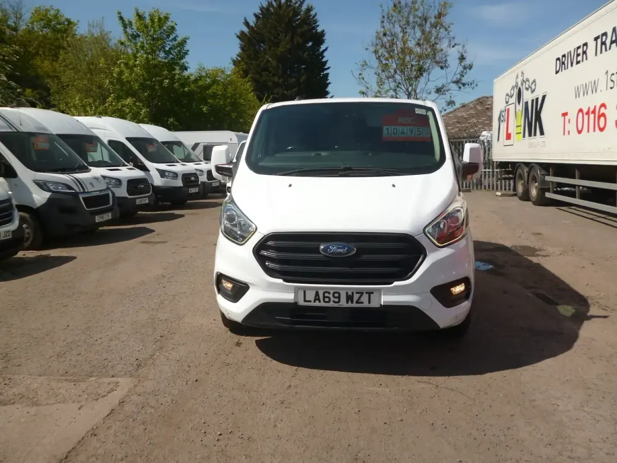 Used Ford Transit Custom Trend 105 HP (77 kW) 2019 White Van