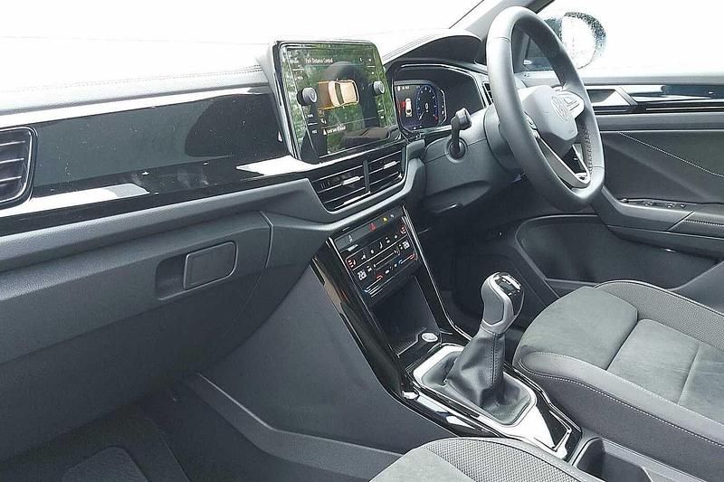 New VW T-Roc Design 2025 Ravenna blue metallic black SUV