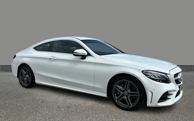 Usado Mercedes C200 AMG line 184 HP (135 kW) 2020 Coupé