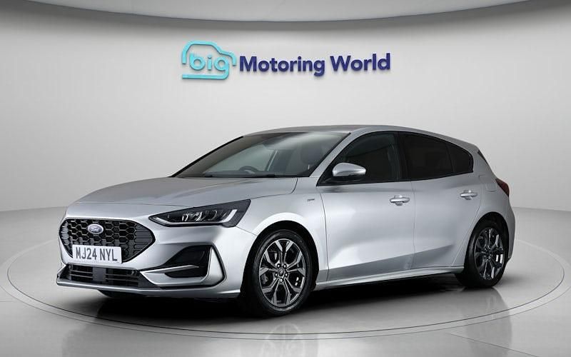 Used Ford Focus ST-Line 125 HP (91 kW) 2024 Silver Hatchback