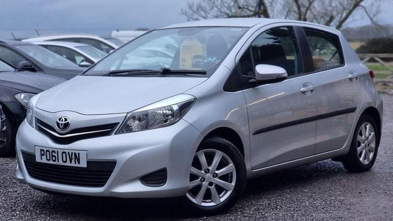 Used Toyota Yaris Multidrive S 2011 Silver Hatchback