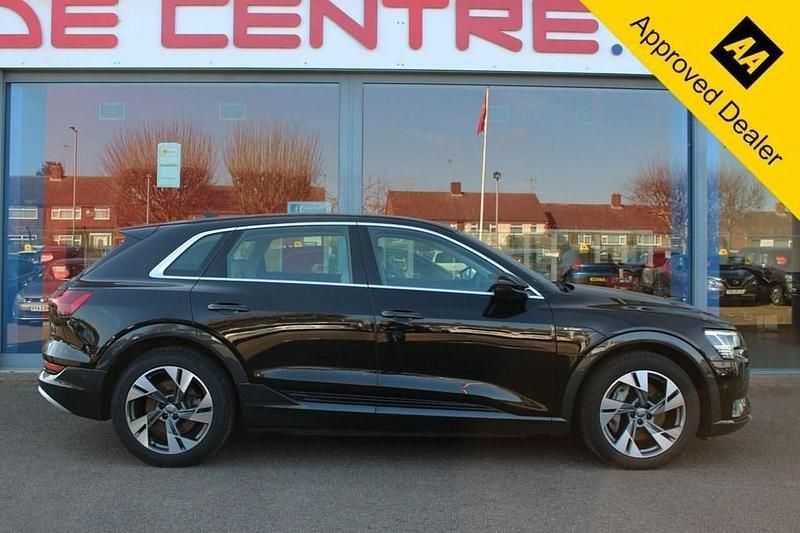 Used Audi e-tron Comfort 300 kW (408 HP) 2019 Black SUV