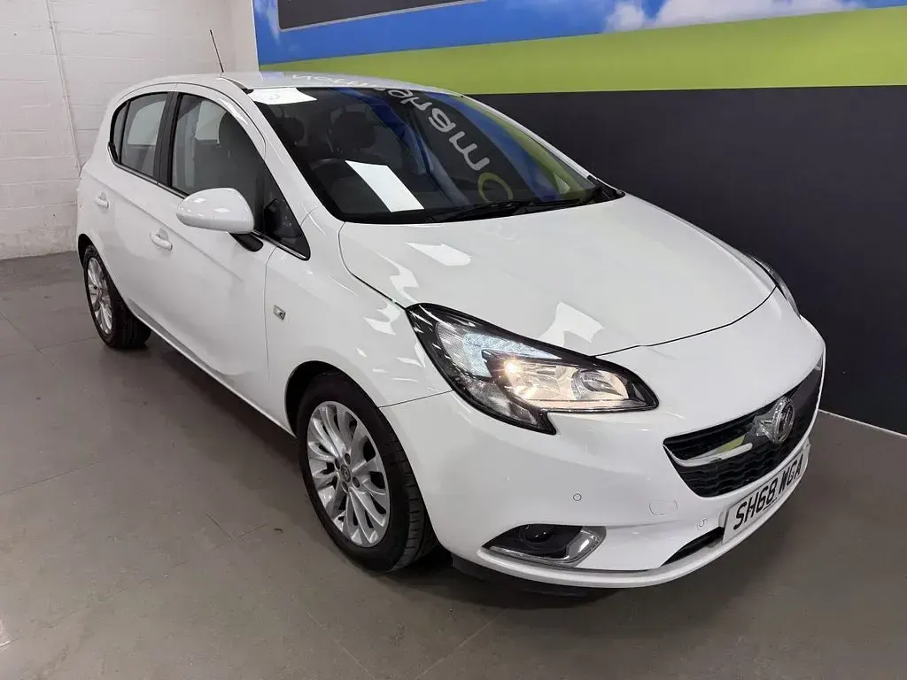 Used Vauxhall Corsa 90 HP (66 kW) 2018 White Hatchback