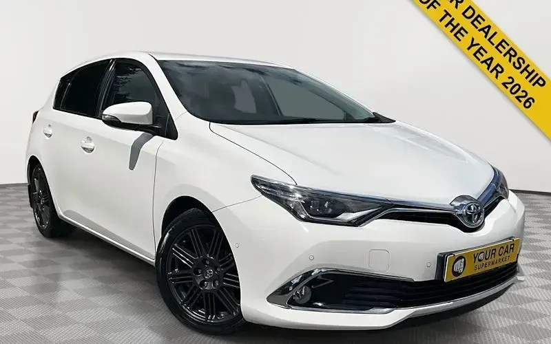 Used Toyota Auris Hybrid 136 HP (100 kW) 2016 Hatchback