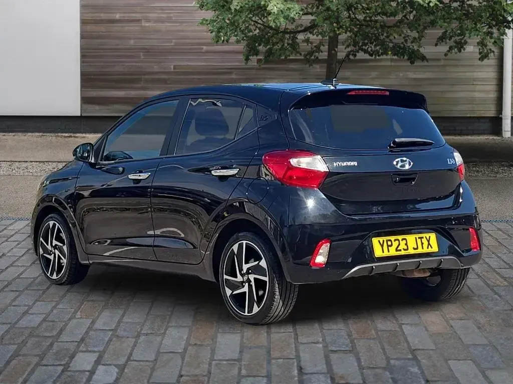 Used Hyundai i10 Premium 67 HP (49 kW) 2023 Black Hatchback