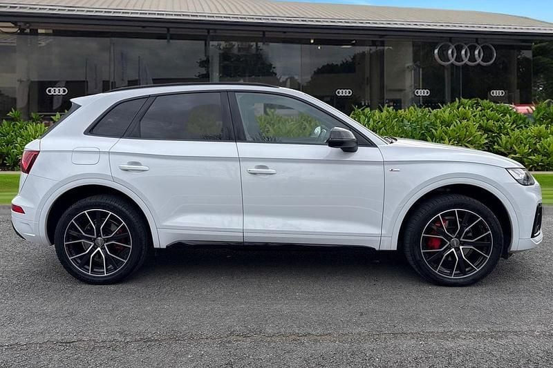 Used Audi Q5 Advanced 204 HP (150 kW) 2022 White SUV