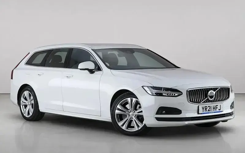 Used Volvo V90 Momentum 197 HP (144 kW) 2021 Estate