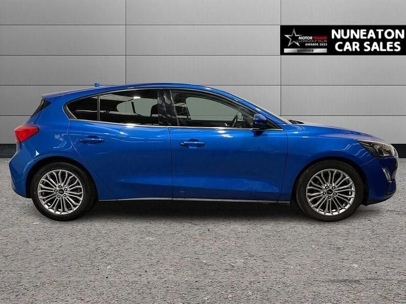 Begagnad Ford Focus Titanium X 125 HK (91 kW) 2020 Blå Halvkombi