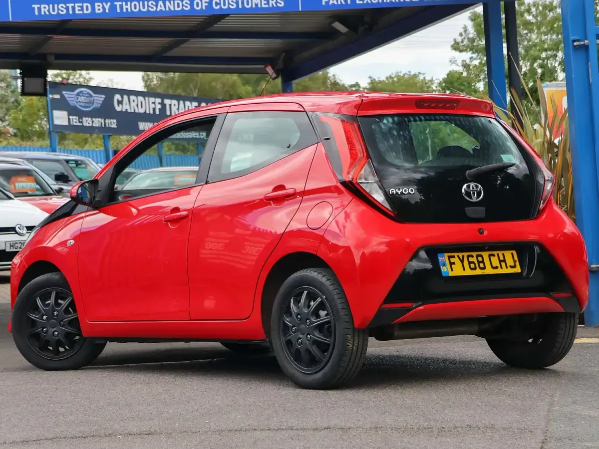 Used Toyota Aygo X-play 2018 Red Hatchback