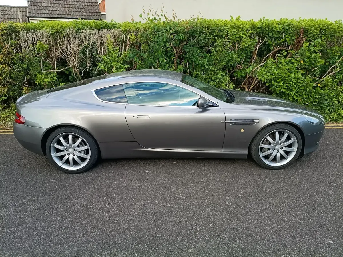 Used Aston Martin DB9 456 HP (335 kW) 2005 Silver Coupe