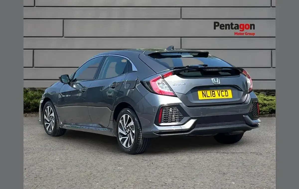Used Honda Civic SE 127 HP (93 kW) 2018 Grey Hatchback