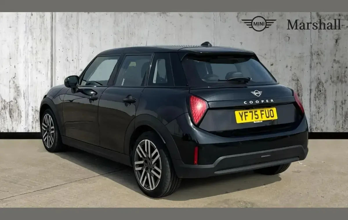 Used Mini Cooper Classic 114 kW (156 HP) 2025 Midnight black ii Hatchback