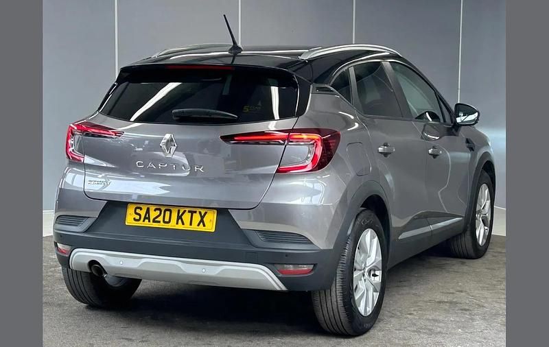 Second-hand Renault Captur Iconic 153 CP (112 kW) 2020 Other SUV