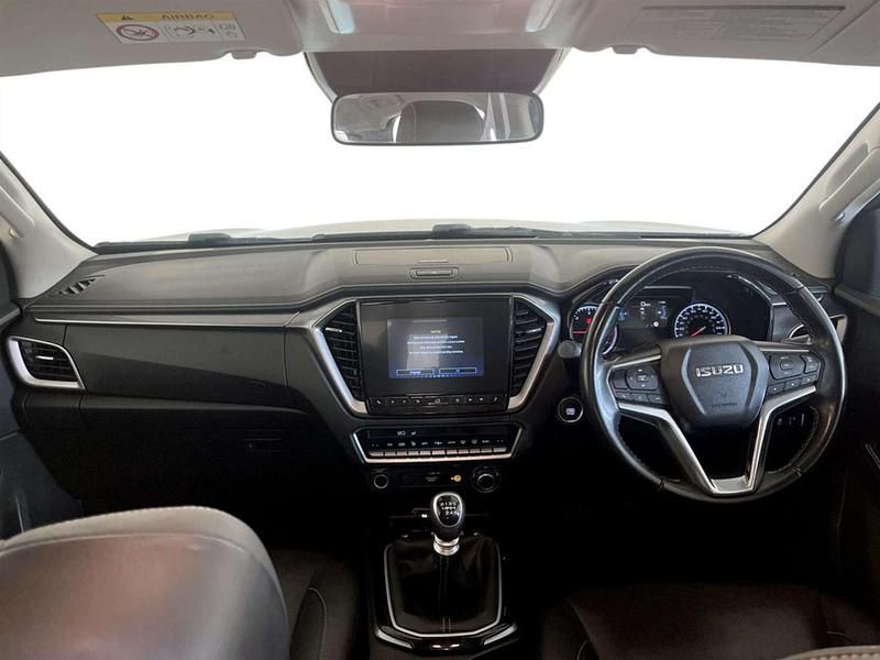 Used Isuzu D-Max 164 HP (120 kW) 2022 White Pickup