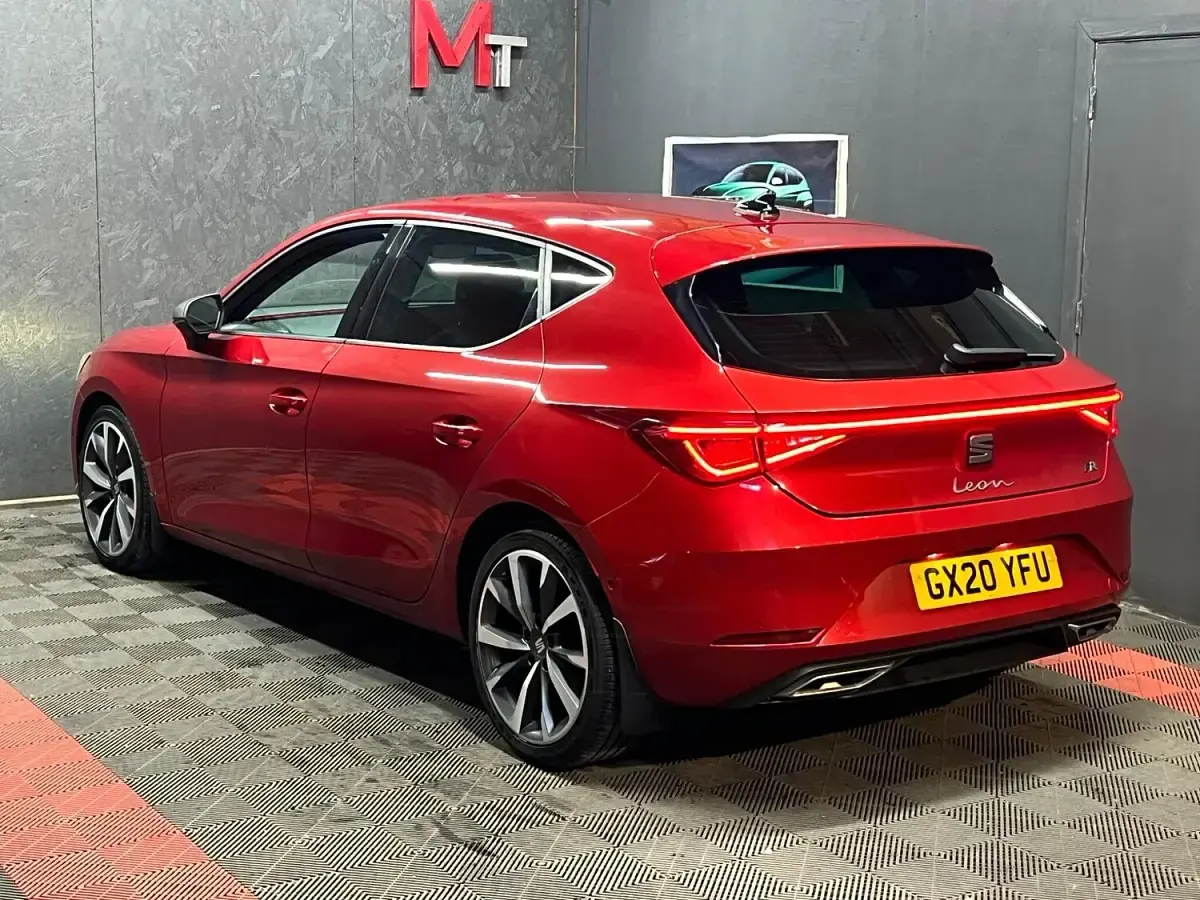 Used Seat Leon FR First Edition 150 HP (110 kW) 2020 Red Hatchback