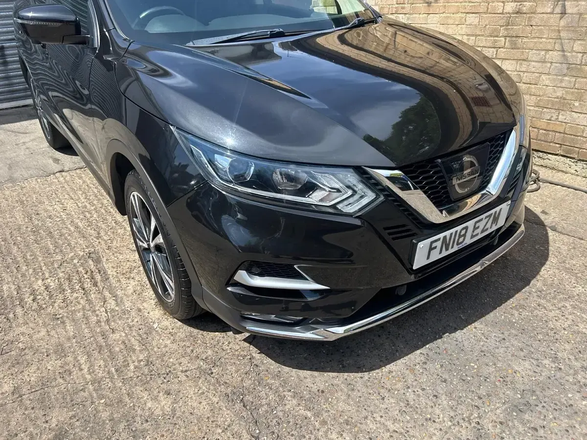 Used Nissan Qashqai N-Connecta 115 HP (84 kW) 2018 Black SUV