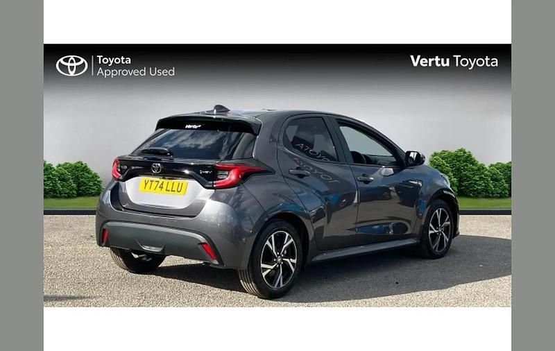Used Toyota Yaris Hybrid Design 116 HP (85 kW) 2024 Grey Hatchback