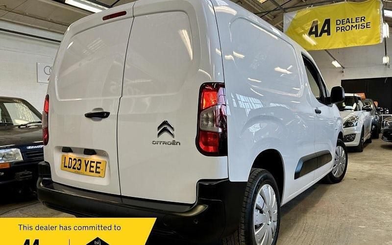 Used Citroën Berlingo 102 HP (75 kW) 2023 White MPV