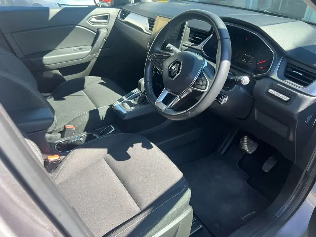 Used Renault Captur Iconic 128 HP (94 kW) 2020 Grey/black SUV