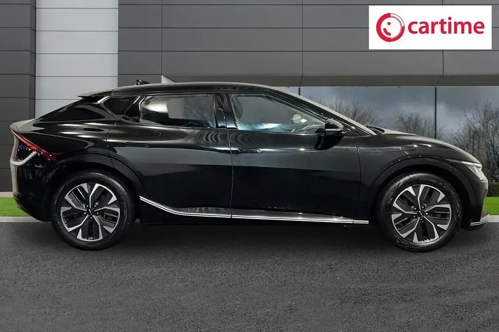 Begagnad Kia EV6 Air 166 kW (226 HK) 2022 Svart SUV