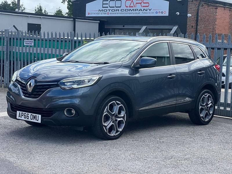 Grey Used 2016 Renault Kadjar Dynamique SUV | £6,895 (Fair price) - Image 1/4