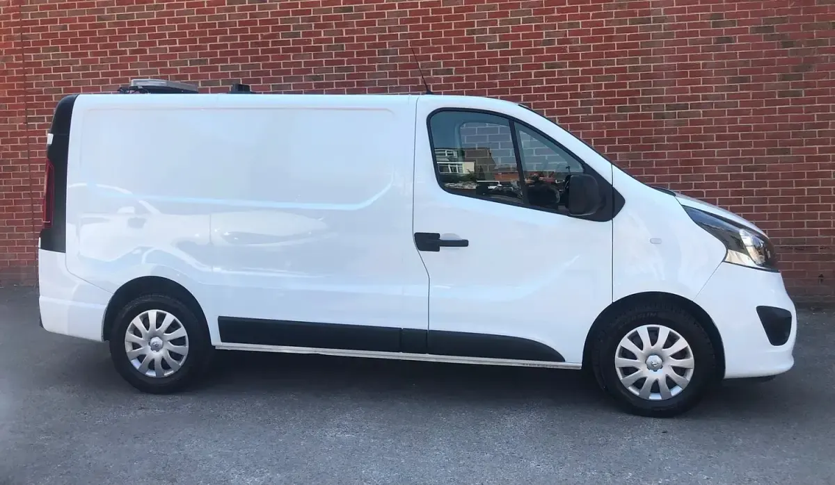 Used Vauxhall Vivaro Sportive 145 HP (106 kW) 2019 White MPV