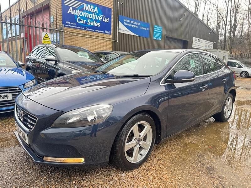 Used Volvo V40 SE 115 HP (84 kW) 2014 Blue Hatchback