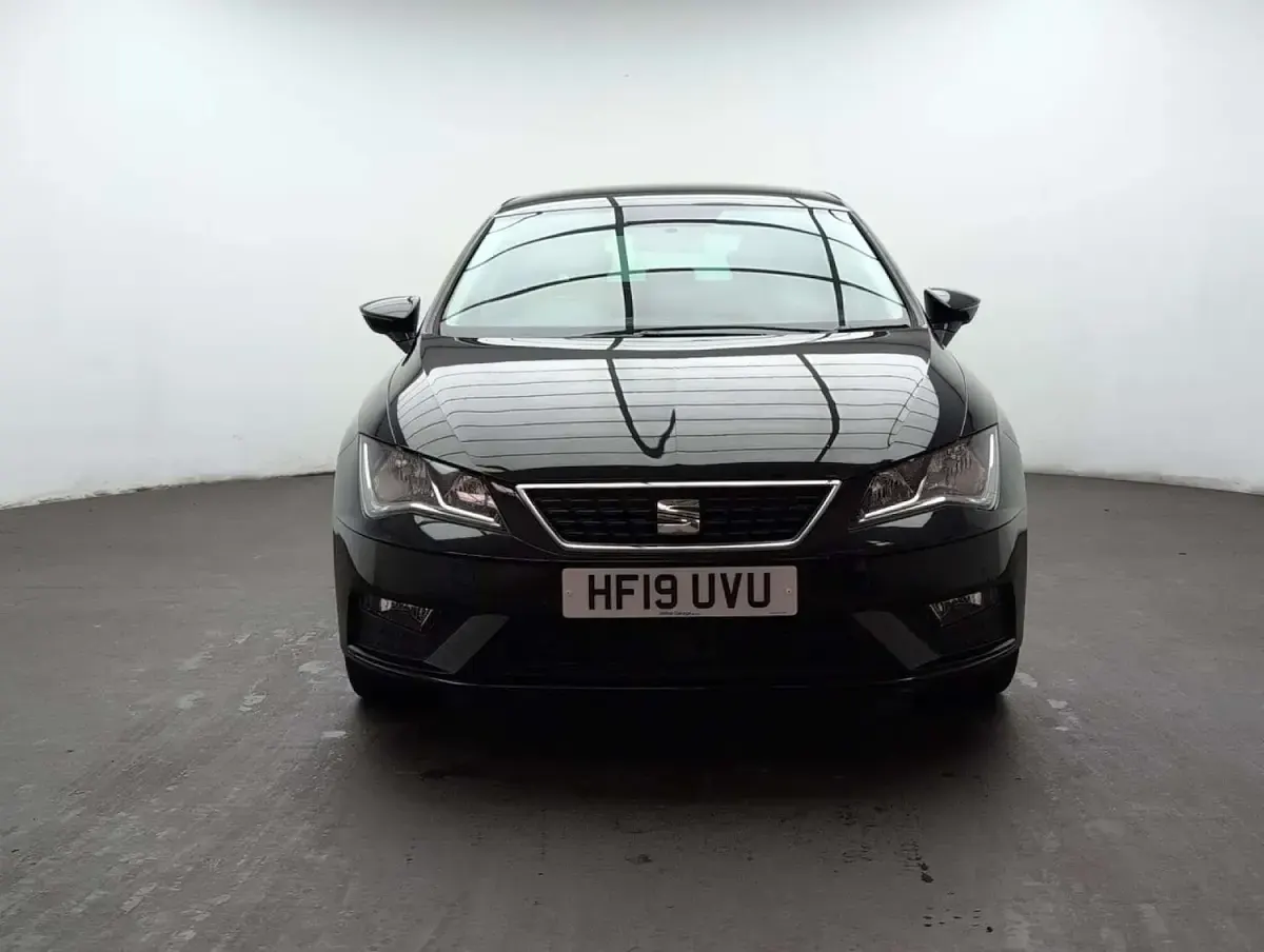 Used Seat Leon SE Dynamic 115 HP (84 kW) 2019 Black Hatchback
