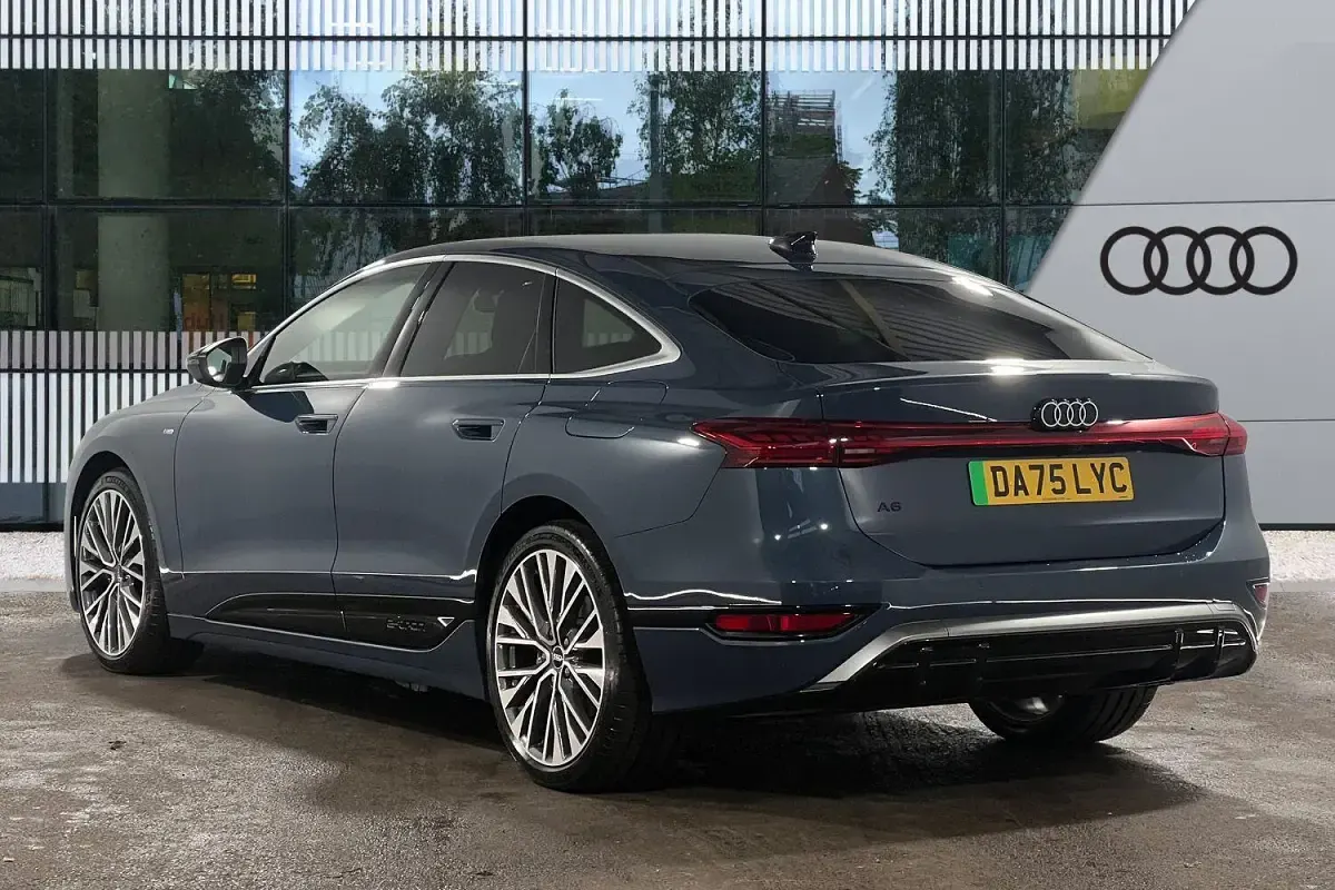 Used Audi A6 e-tron S-Line 210 kW (286 HP) 2025 Blue Estate