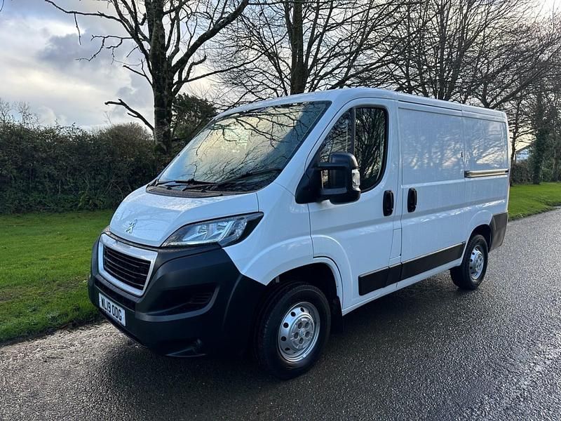 White Used 2019 Peugeot Boxer Van | £10,950 (Good price) - Image 1/4