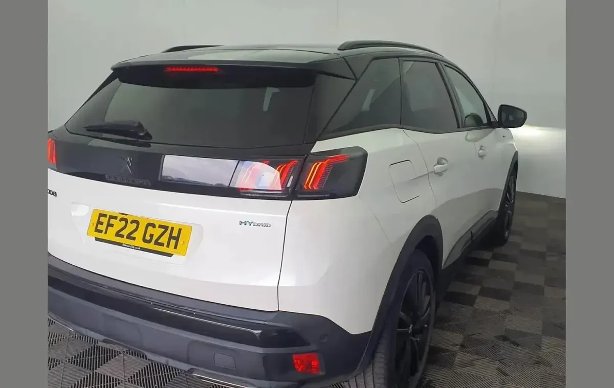 Used Peugeot 3008 GTi 222 HP (163 kW) 2022 White SUV