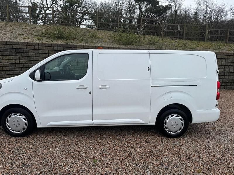 Used Vauxhall Vivaro Sportive 2020 White MPV