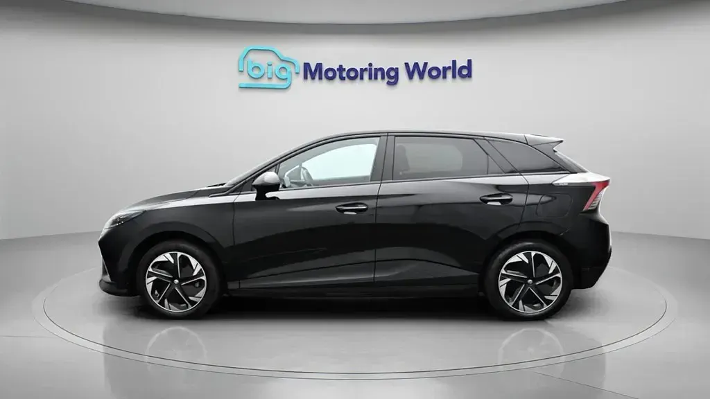 Begagnad MG MG4 EV Trophy 319 kW (435 HK) 2023 Halvkombi