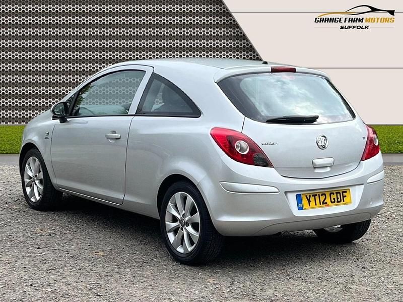 Second-hand Vauxhall Corsa Active 85 CP (62 kW) 2012 Argintiu Hatchback