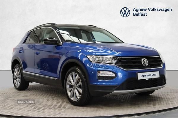 Blue Used 2018 VW T-Roc Design SUV | £13,950 (Fair price) - Image 1/4