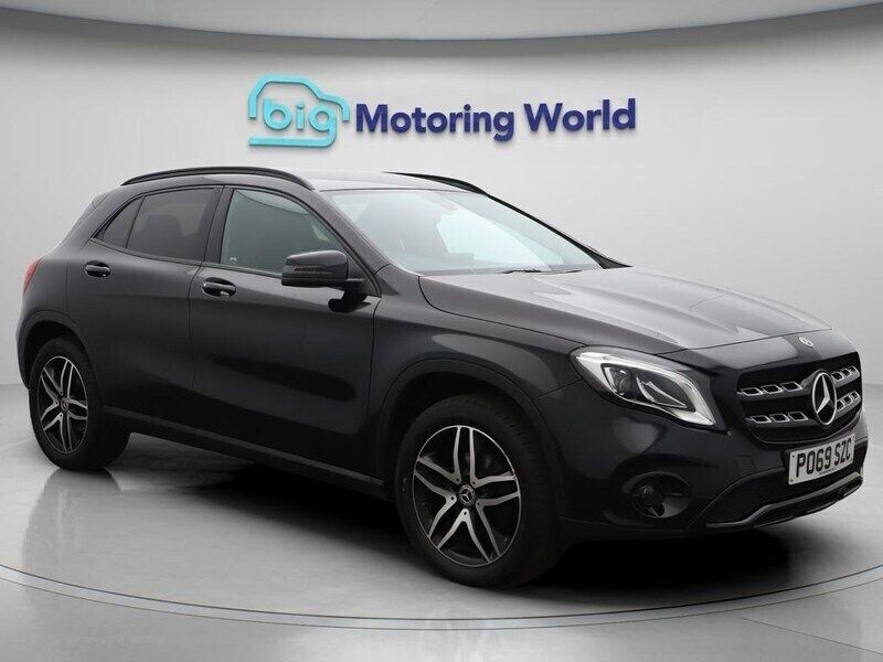 Black Used 2019 Mercedes GLA180 Urban SUV | £13,000 (Fair price) - Image 1/4