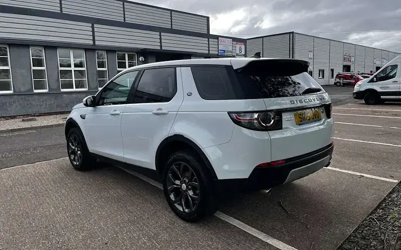 Used Land Rover Discovery Sport HSE 190 HP (139 kW) 2015 White SUV
