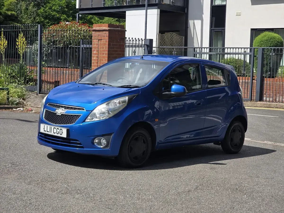 Used Chevrolet Spark LS 68 HP (50 kW) 2011 Blue Hatchback