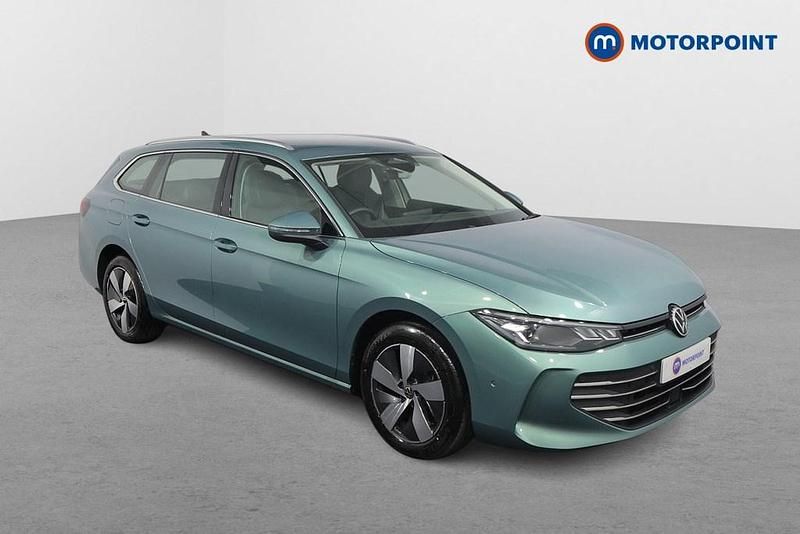 Green Used 2025 VW Passat Life Estate | £24,299 (Fair price) - Image 1/4