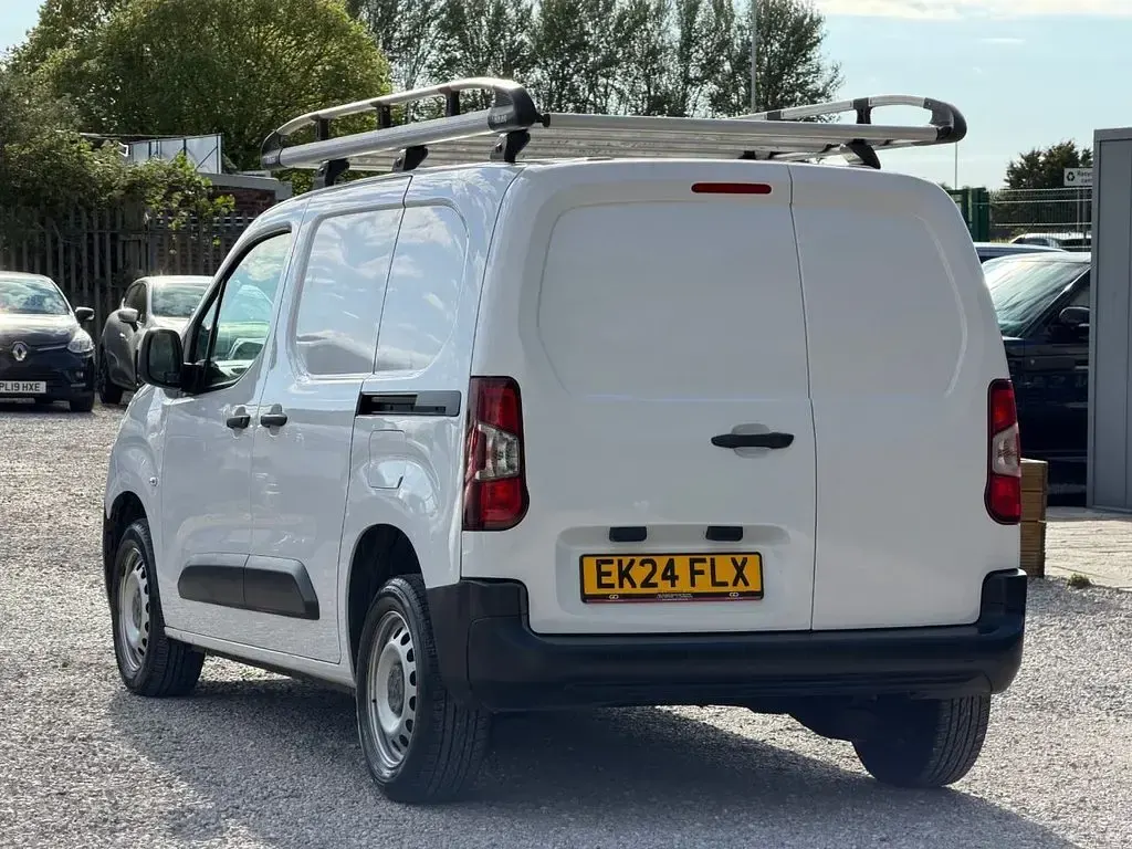 Used Peugeot Partner Premium 131 HP (96 kW) 2024 White MPV