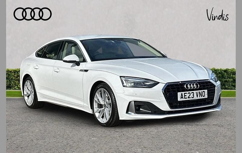 Used Audi A5 Sportback Sport 147 HP (108 kW) 2023 White Hatchback