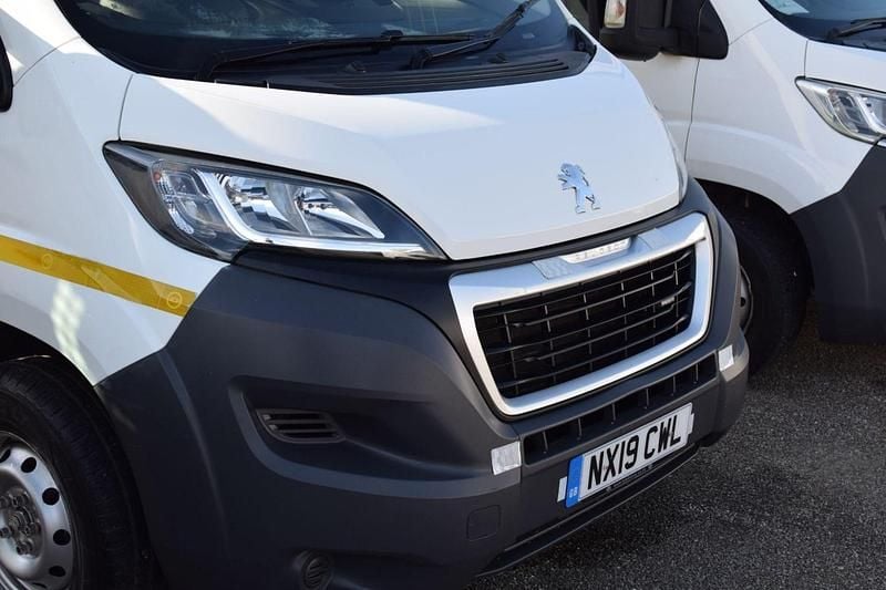Used Peugeot Boxer 130 HP (95 kW) 2019 White Van