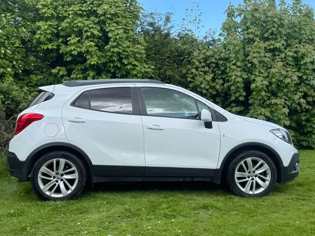 Used Vauxhall Mokka S 115 HP (84 kW) 2016 White SUV