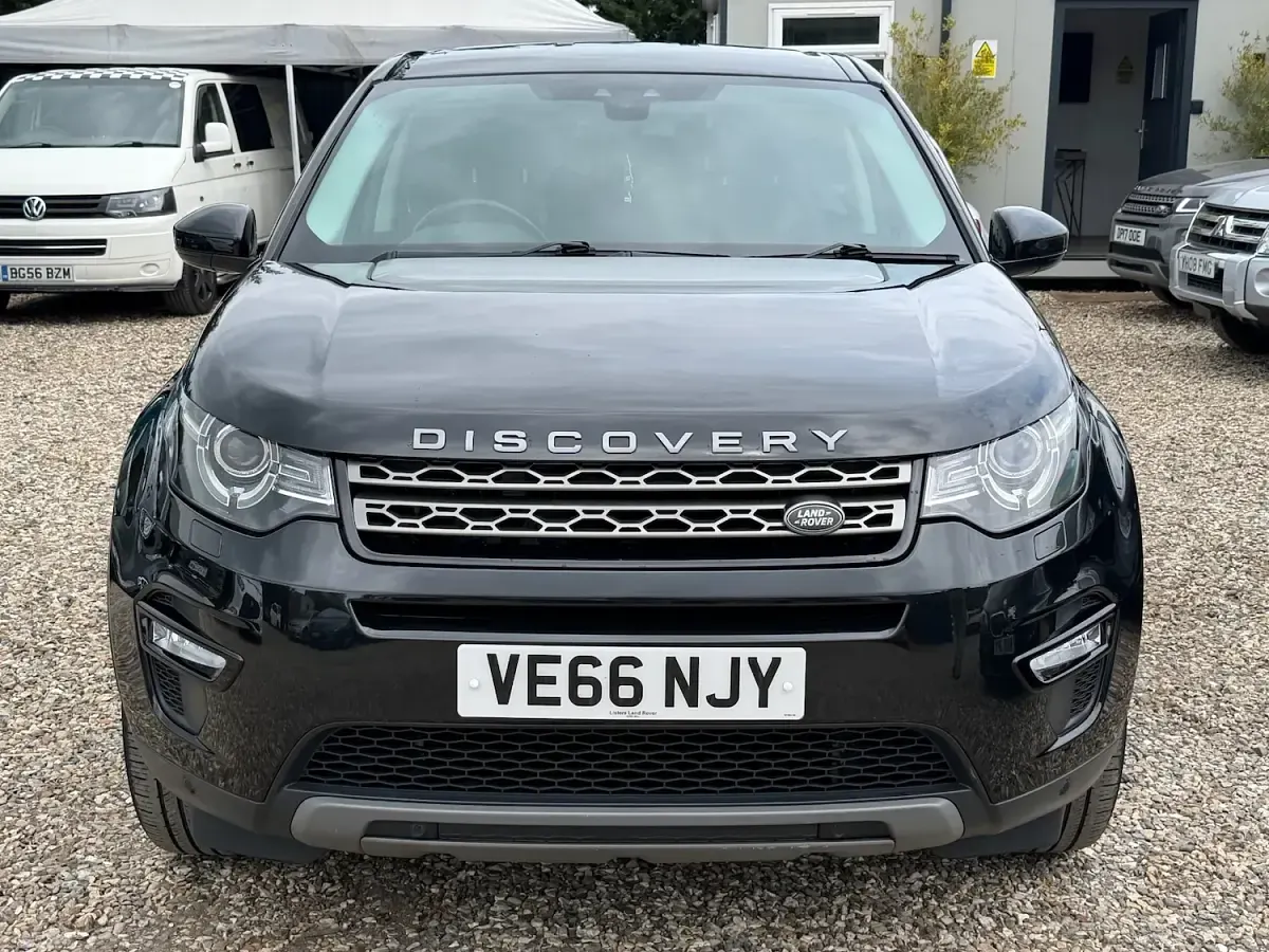 Used Land Rover Discovery Sport SE 180 HP (132 kW) 2016 Black SUV