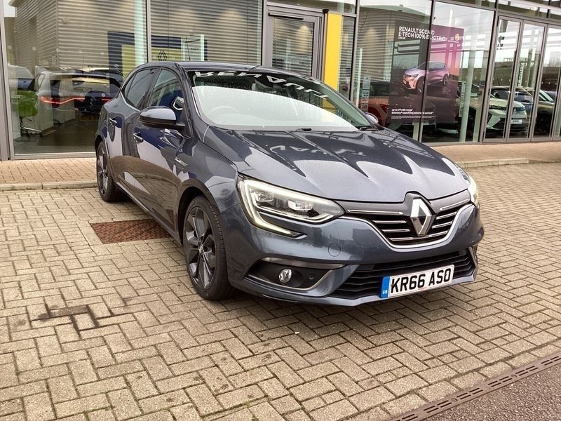 Titanium grey Used 2016 Renault Mégane III Signature Hatchback | £8,795 (Super price) - Image 1/4