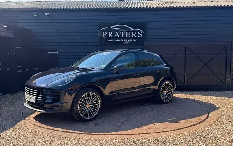Used Porsche Macan 252 HP (185 kW) 2020 Black SUV